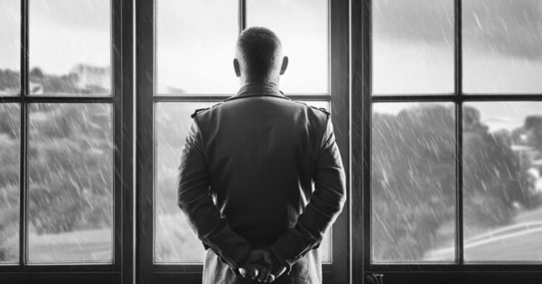 How General Eisenhower's thoughtful approach and strategic pauses during critical moments of the D-Day invasion reveal timeless principles for effective leadership and decision-making. (AI-generated)